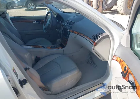 2005 Mercedes-Benz E 320 z USA, uszkodzony, nr VIN WDBUF65J45A669943